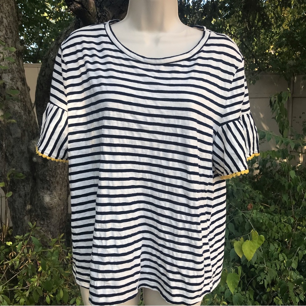 W5 Concepts Striped Top  EUC  Size XL